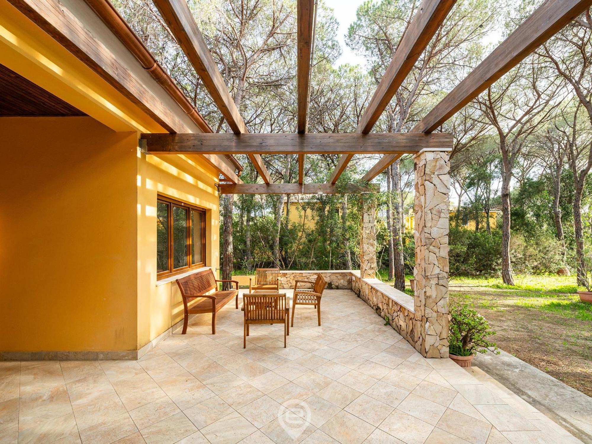 Seaside Pineta Retreat Villa *